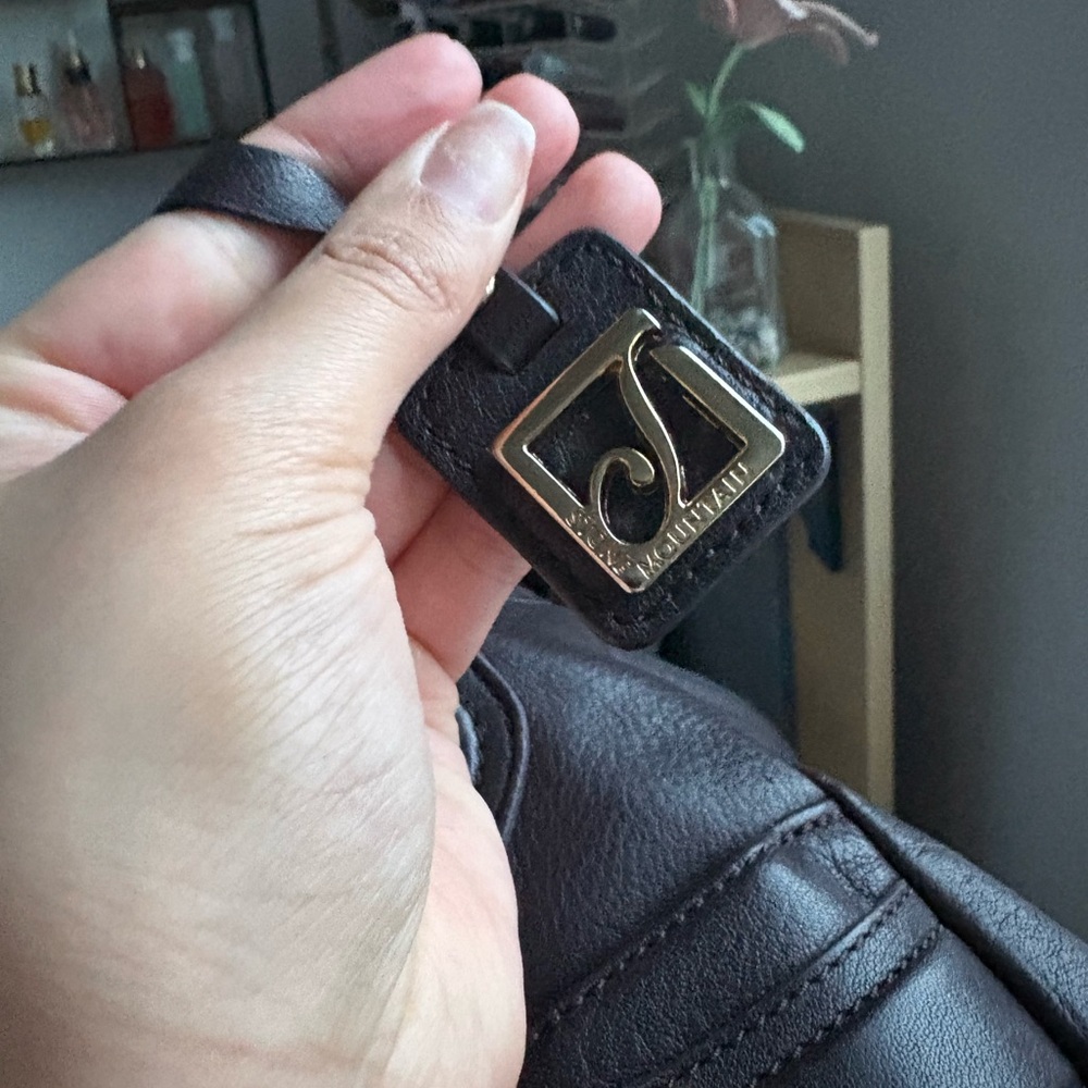 Brown leather bag with gold hardware and cherry charm - Picture 3 of 4